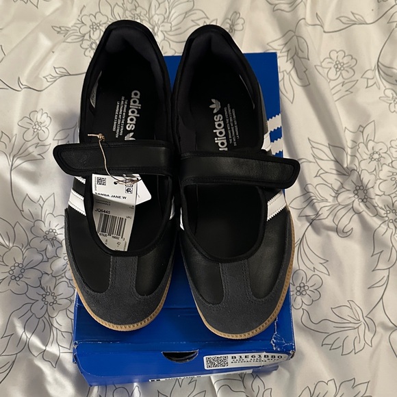Adidas Black and White Samba Jane’s 9.5 NIB - Picture 8 of 10